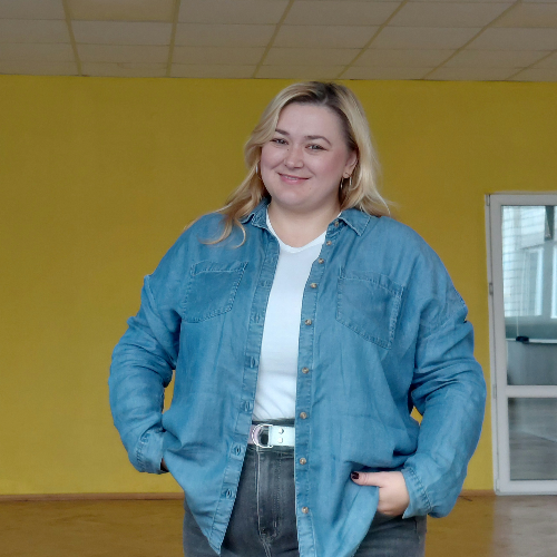 Досвідчений спікер:   - Вчителька біології,  інтегрованого курсу ’Пізнаємо природу ’ та факультативу ’Статева зрілість у контексті підліткового віку’